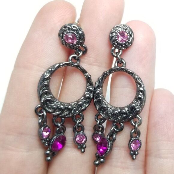 Vintage Purple Rhinestone Dangle Earrings, Dark Silver Tone Settting, Estate - Picture 1 of 6